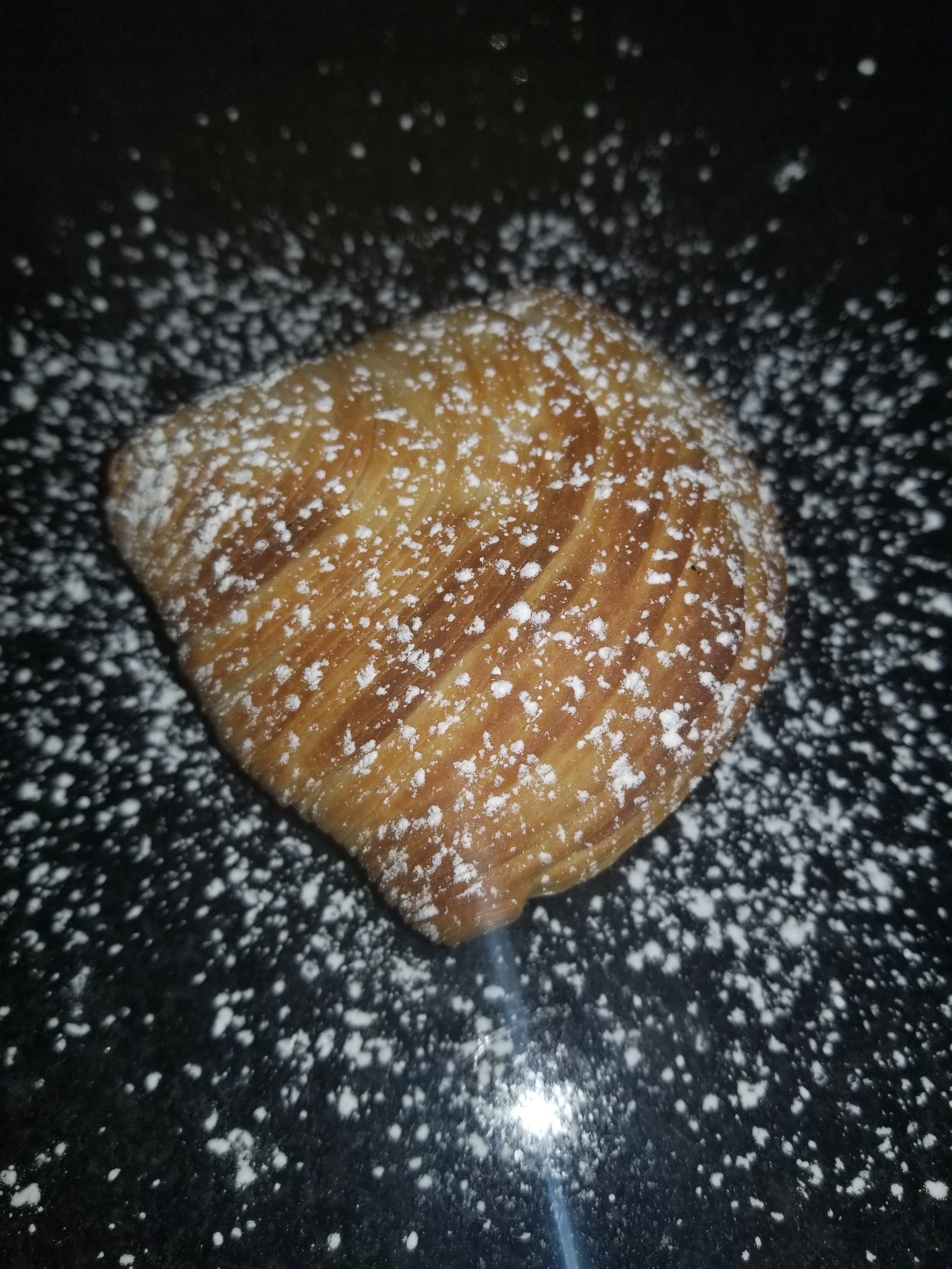 Large Sfogliatelle - 6 per order - Image 3